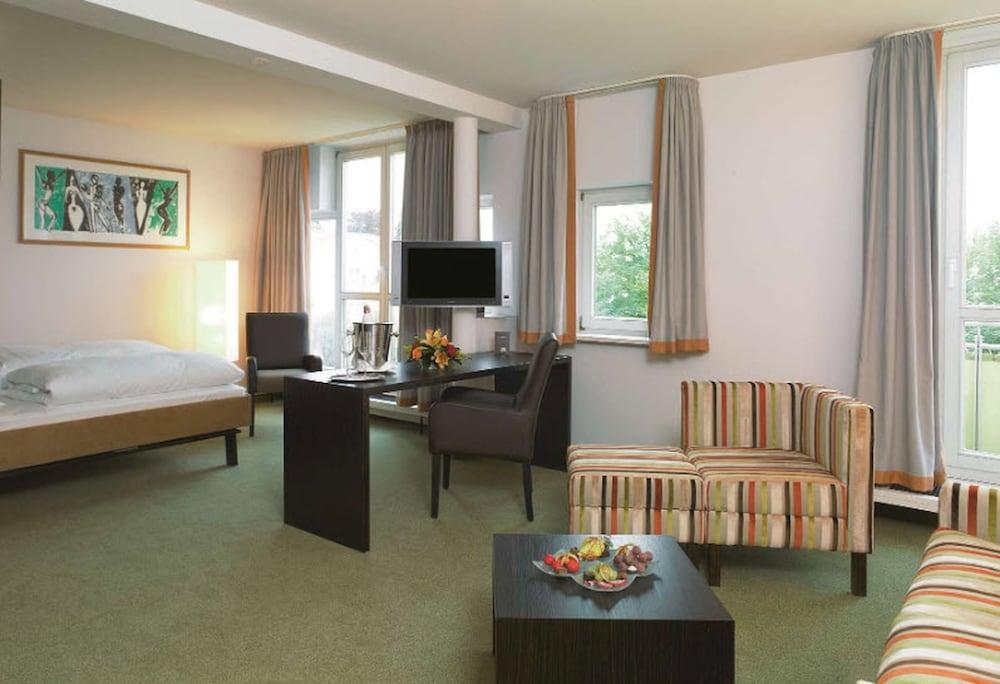 Radisson Blu Park & Conference Centre Hotel