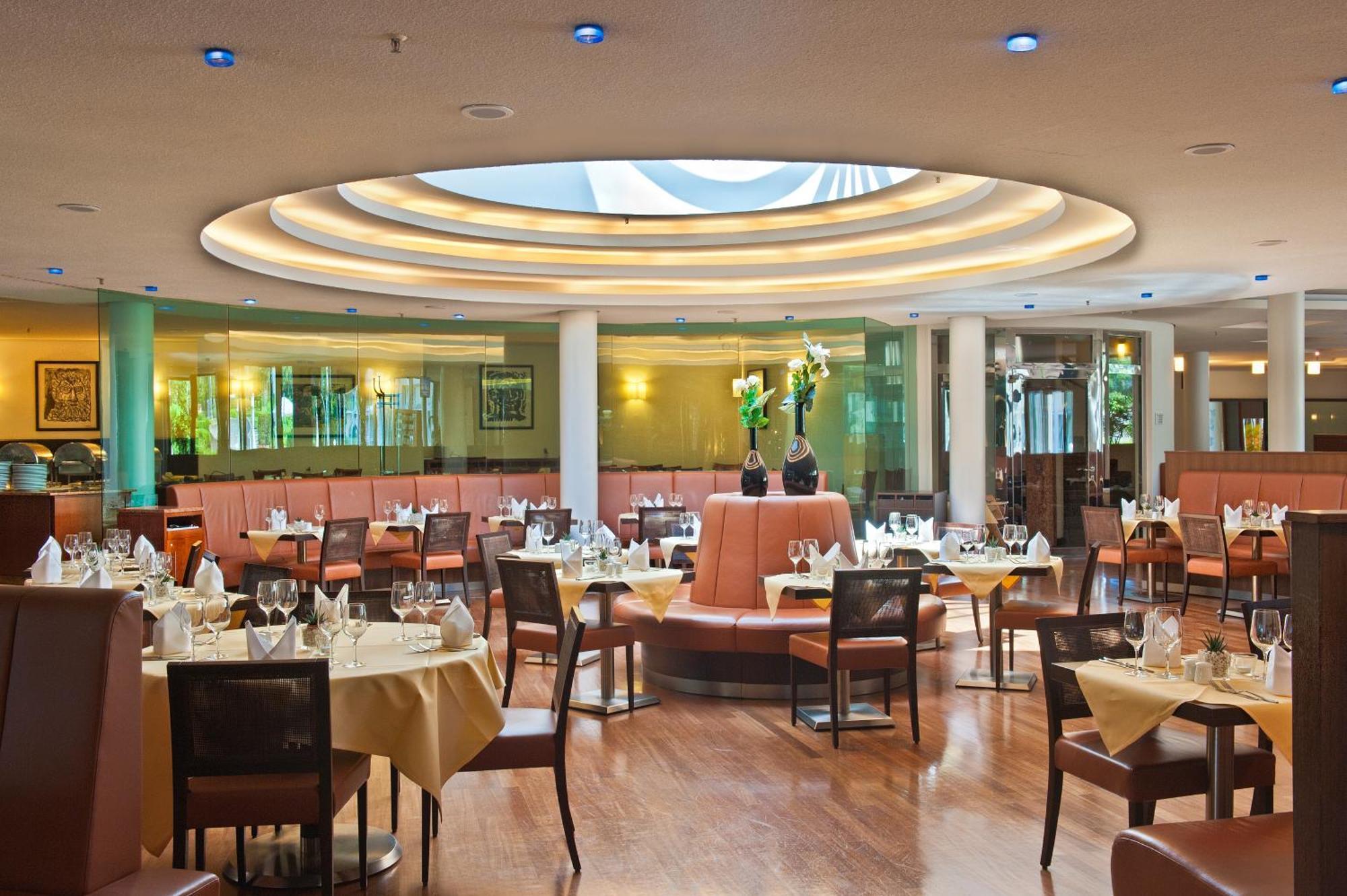 Hotel Radisson Blu Park & Conference Centre