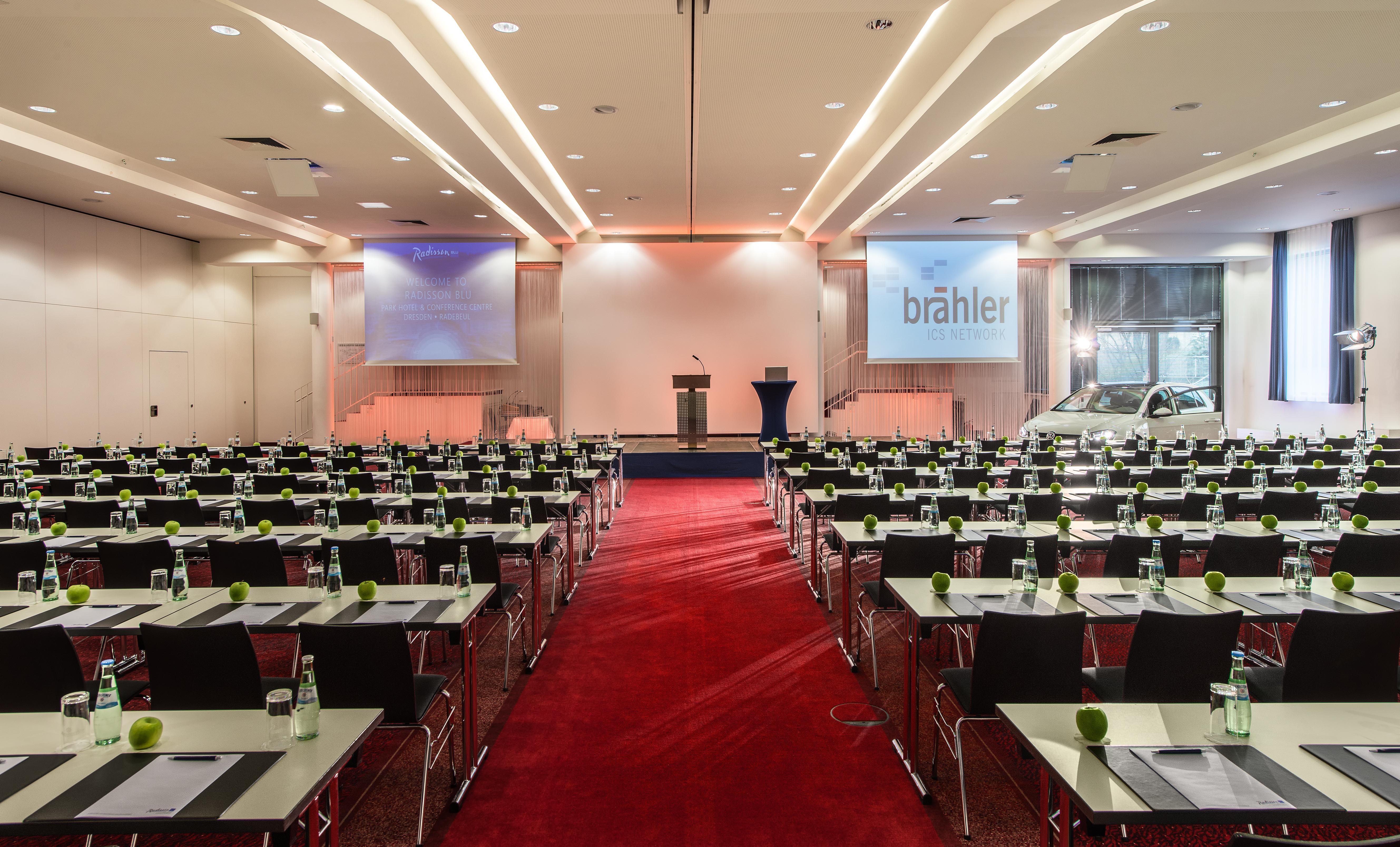 Radisson Blu Park & Conference Centre 4*